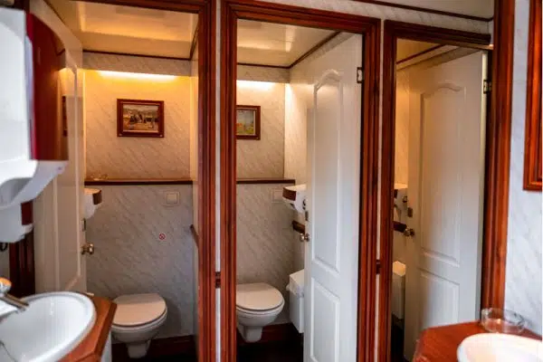 VIP Toiletwagen Engelse Stijl Shire - 1803 - Image 2