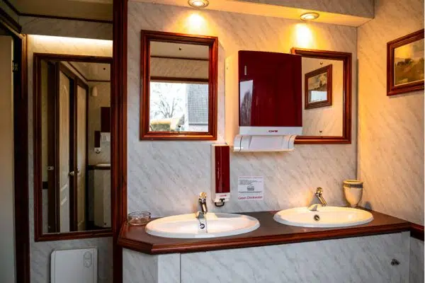 VIP Toiletwagen Engelse Stijl Shire - 1803 - Image 4